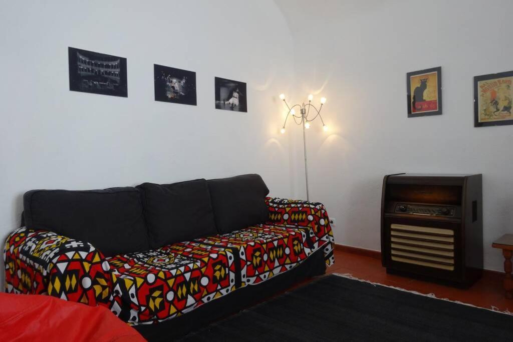 Casa De S. Domingos * Evora